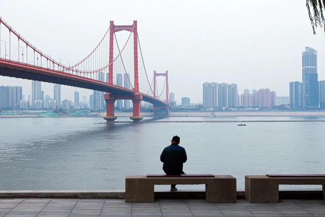 陌生的镜头：24-70mm人生就是搏聊一支大家熟悉又